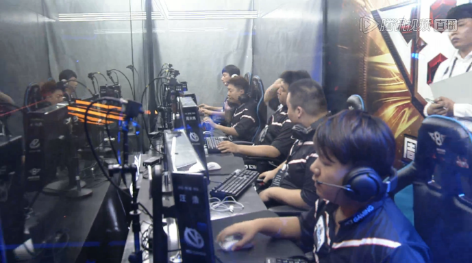 移或前扑式 移或前扑式