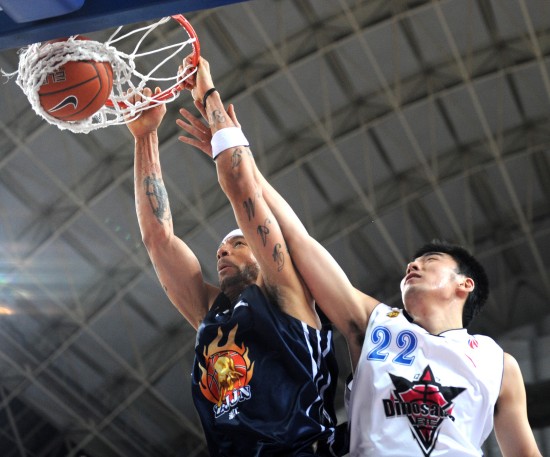 速对抗中仍 速对抗中仍